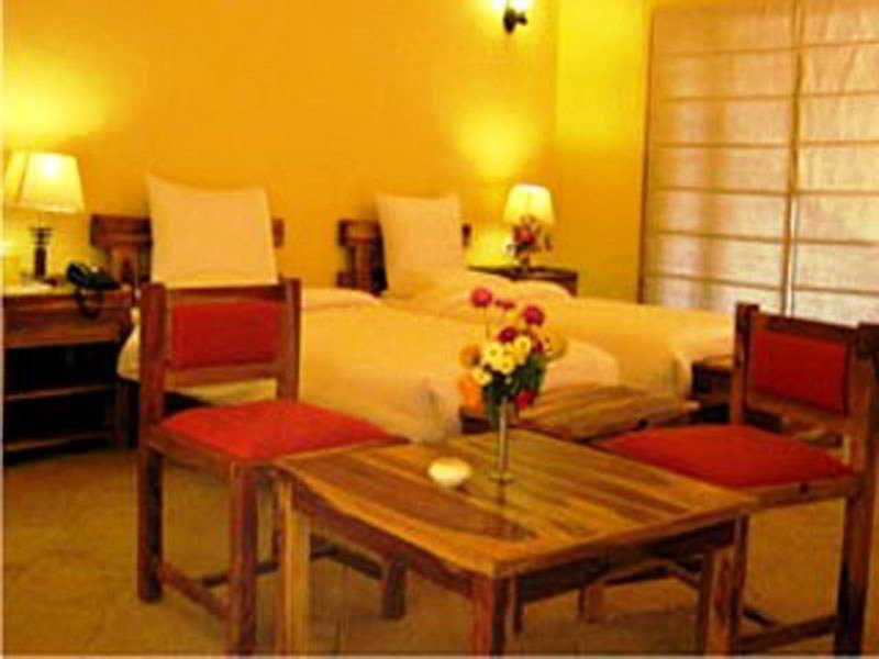 Tiger Lagoon Hotel Bandhavgarh National Park Екстериор снимка